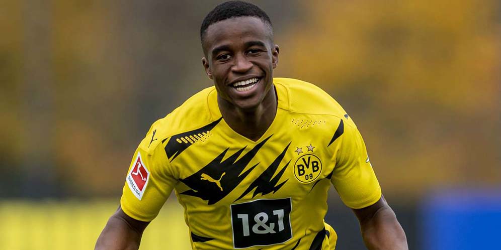 Youssoufa Moukoko, Pencetak Sejarah Bundesliga